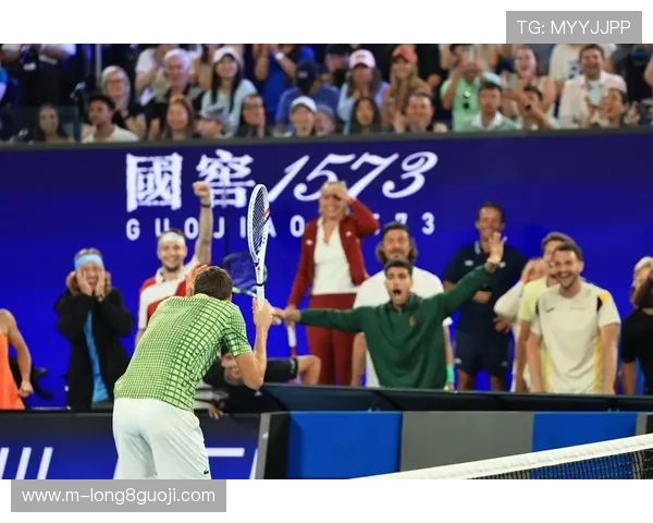 网球界新星崛起引关注大满贯赛场争锋精彩瞬间解析